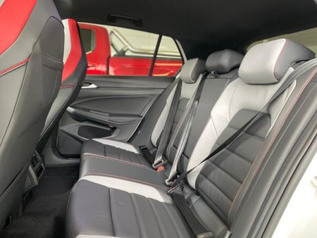 2026-Volkswagen-Golf-8-GTI-20-TSI-DSG_11