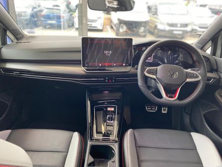 2026-Volkswagen-Golf-8-GTI-20-TSI-DSG_12