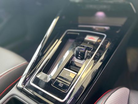 2026-Volkswagen-Golf-8-GTI-20-TSI-DSG_16