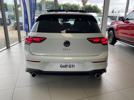 2026-Volkswagen-Golf-8-GTI-20-TSI-DSG_4