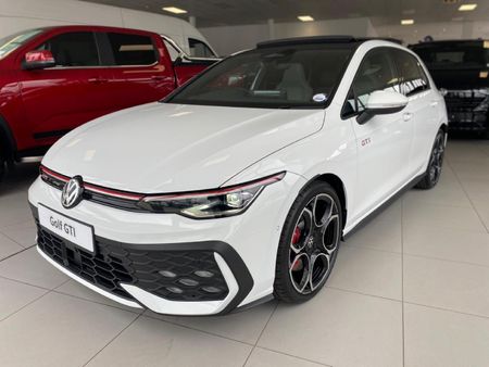 2026-Volkswagen-Golf-8-GTI-20-TSI-DSG_5