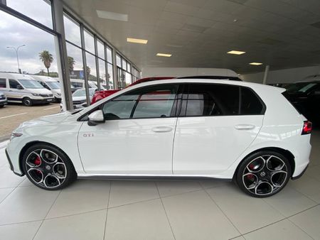 2026-Volkswagen-Golf-8-GTI-20-TSI-DSG_6
