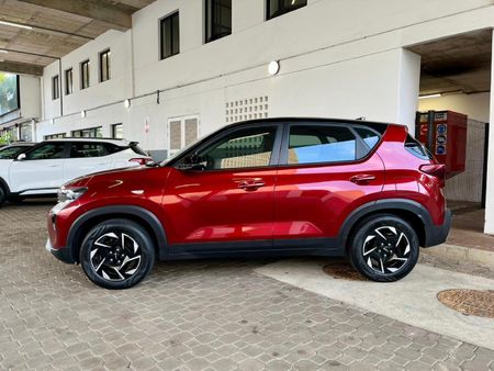 2026-Kia-Sonet-15-LX_4