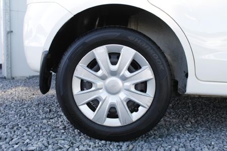 2012-Ford-Figo-14-TDCi-Ambiente_9