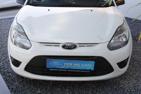 2012-Ford-Figo-14-TDCi-Ambiente_7