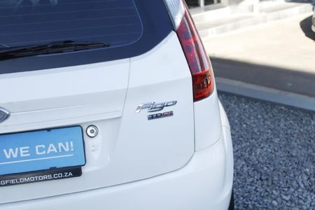 2012-Ford-Figo-14-TDCi-Ambiente_8