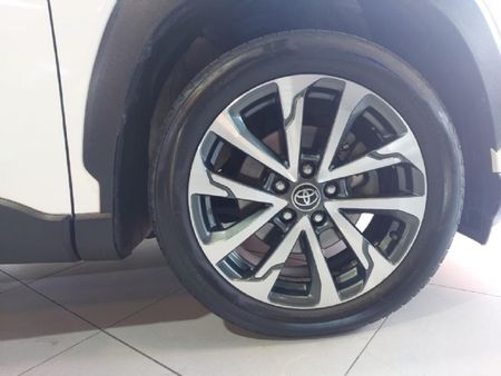 2023-Toyota-Corolla-Cross-18-XR-Hybrid_16