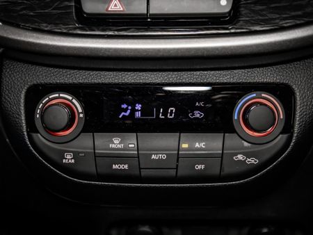2026-Suzuki-XL6-15-GLX-Auto_17