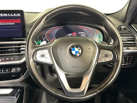 2022-BMW-X4-xDrive20d_12