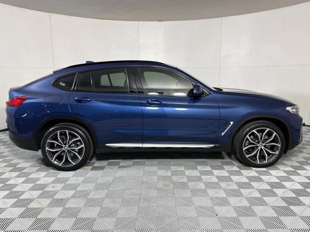 2022-BMW-X4-xDrive20d_17