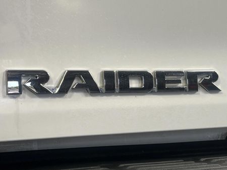 2013-Toyota-Hilux-25-D-4D-Raider-Raised-Body-Double-Cab_11