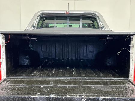 2013-Toyota-Hilux-25-D-4D-Raider-Raised-Body-Double-Cab_13