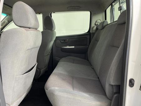 2013-Toyota-Hilux-25-D-4D-Raider-Raised-Body-Double-Cab_3