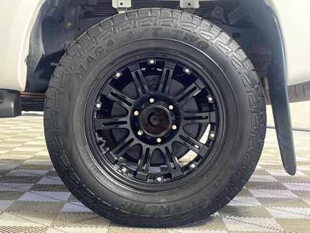 2013-Toyota-Hilux-25-D-4D-Raider-Raised-Body-Double-Cab_6