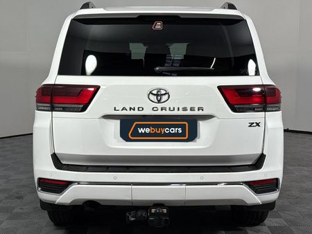 2023-Toyota-Land-Cruiser-300-V6-33-D-ZX_17