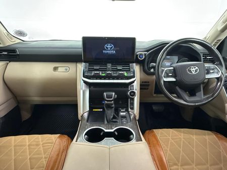 2023-Toyota-Land-Cruiser-300-V6-33-D-ZX_1