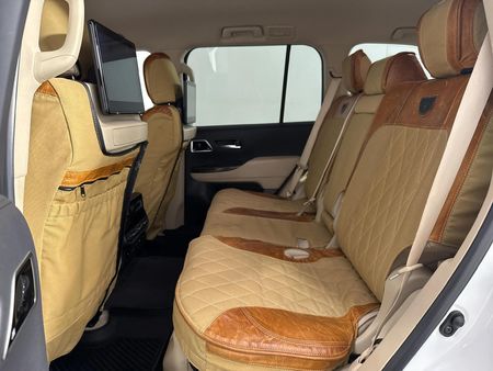2023-Toyota-Land-Cruiser-300-V6-33-D-ZX_3