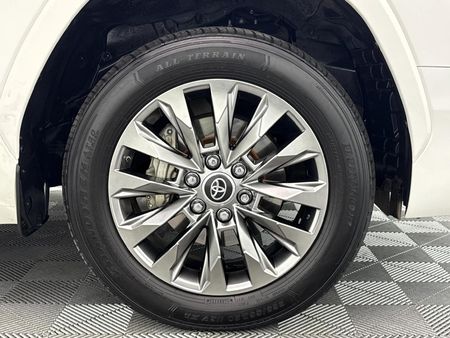 2023-Toyota-Land-Cruiser-300-V6-33-D-ZX_5