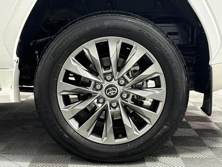 2023-Toyota-Land-Cruiser-300-V6-33-D-ZX_6