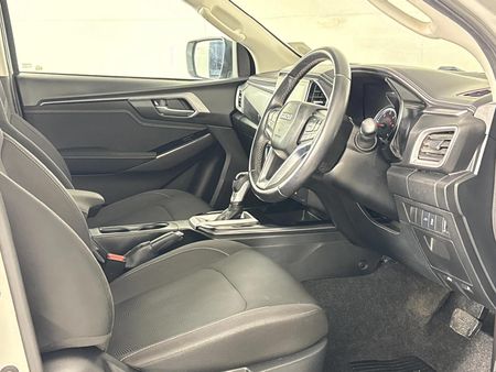 2024-Isuzu-D-Max-30-DDI-HR-ISE-NR-Auto-Double-Cab_9