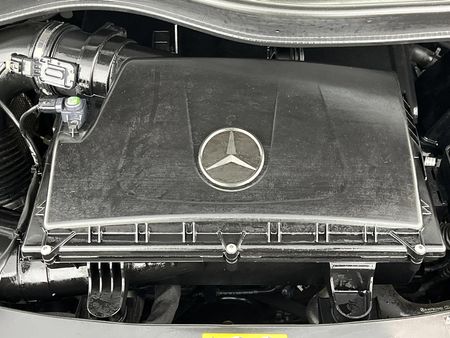 2021-Mercedes-Benz-V-Class-V-250d-Avantgarde-Auto_12
