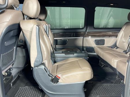 2021-Mercedes-Benz-V-Class-V-250d-Avantgarde-Auto_3