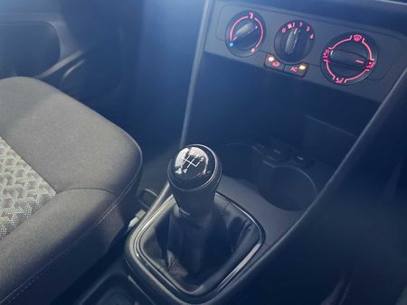 2026-Volkswagen-Polo-Vivo-14-Life_9