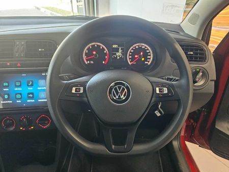 2026-Volkswagen-Polo-Vivo-14-Life_10