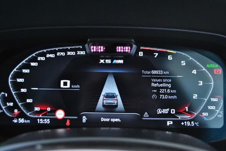 2022-BMW-X5-M-Competition_10