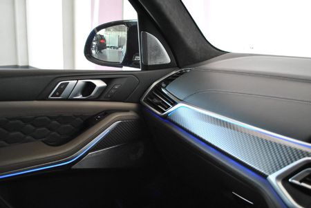 2022-BMW-X5-M-Competition_15
