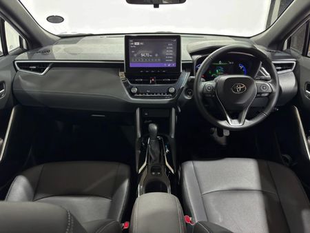 2026-Toyota-Corolla-Cross-18-XS-Hybrid_9