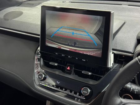 2026-Toyota-Corolla-Cross-18-XS-Hybrid_11