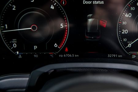 2023-Volkswagen-Touareg-30-TDI-V6-Executive_11