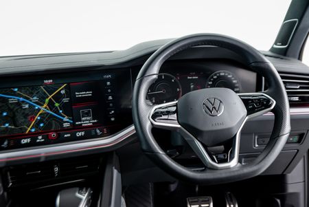 2023-Volkswagen-Touareg-30-TDI-V6-Executive_12