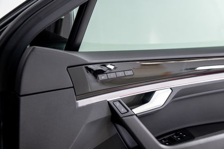 2023-Volkswagen-Touareg-30-TDI-V6-Executive_16