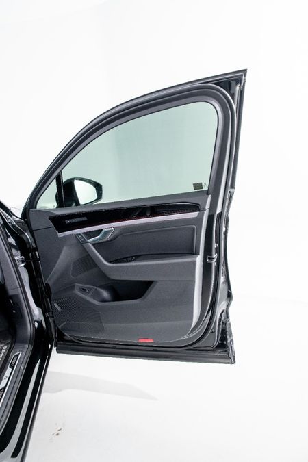 2023-Volkswagen-Touareg-30-TDI-V6-Executive_18