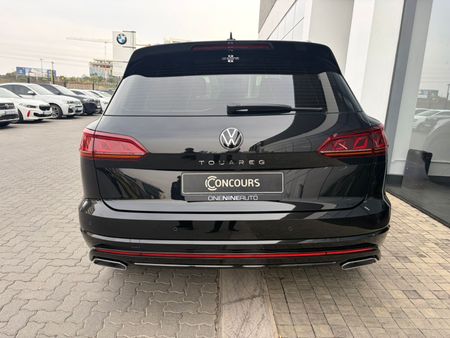 2023-Volkswagen-Touareg-30-TDI-V6-Executive_4