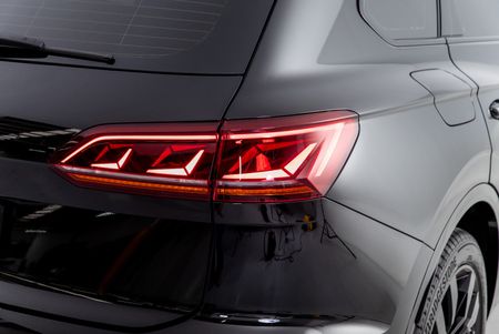2023-Volkswagen-Touareg-30-TDI-V6-Executive_6
