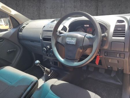 2026-Isuzu-D-Max-250C-Fleetside-Single-Cab_11