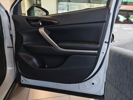 2023-Mitsubishi-Eclipse-Cross-20-GLS-Auto_8