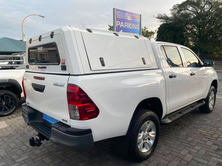 2018-Toyota-Hilux-24-GD-6-SRX-4x4-Double-Cab-Auto_3