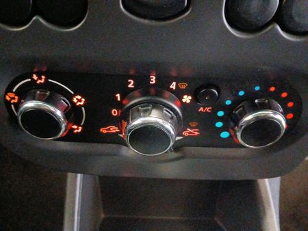 2023-Nissan-NP200-16-AC-Safety-Pack_12
