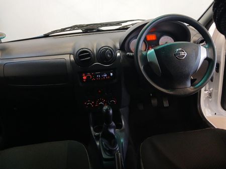 2023-Nissan-NP200-16-AC-Safety-Pack_5