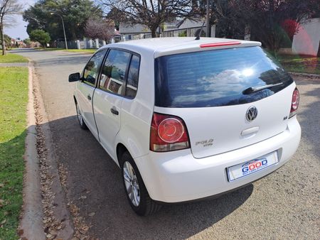 2012-Volkswagen-Polo-Vivo-16-Trendline_2