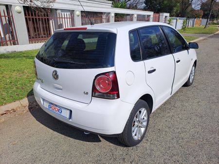 2012-Volkswagen-Polo-Vivo-16-Trendline_3