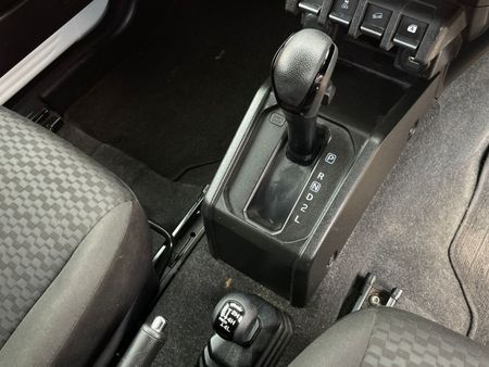 2021-Suzuki-Jimny-15-GLX-Auto_11