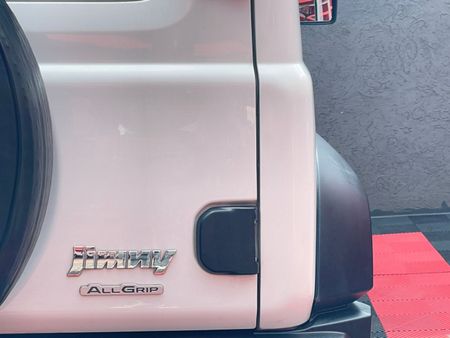 2021-Suzuki-Jimny-15-GLX-Auto_14
