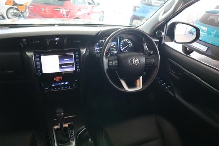 2021-Toyota-Fortuner-28-GD-6-Raised-Body-Auto_10