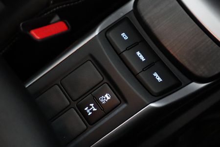 2021-Toyota-Fortuner-28-GD-6-Raised-Body-Auto_20