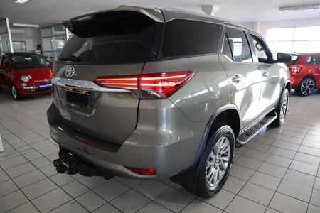 2021-Toyota-Fortuner-28-GD-6-Raised-Body-Auto_3